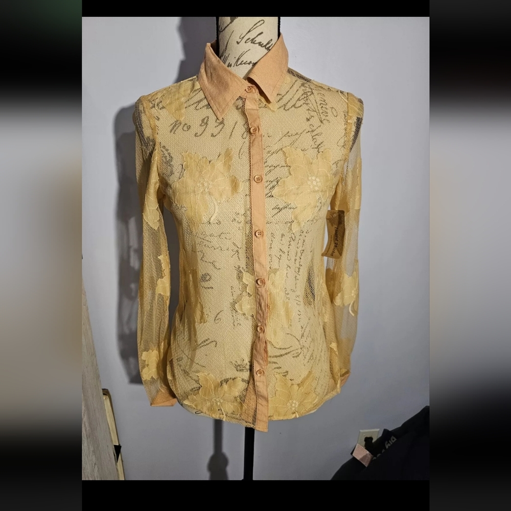 Lizard Thicket Goldtone Lace Blouse NWT Size Medium Anna Grace